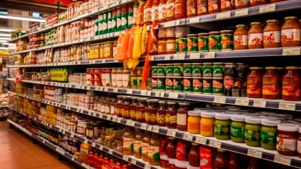 Urban India Drives Q1 FMCG Growth, Outpacing Rural for the First Time in Six Quarters. (Image Source: Freepik)