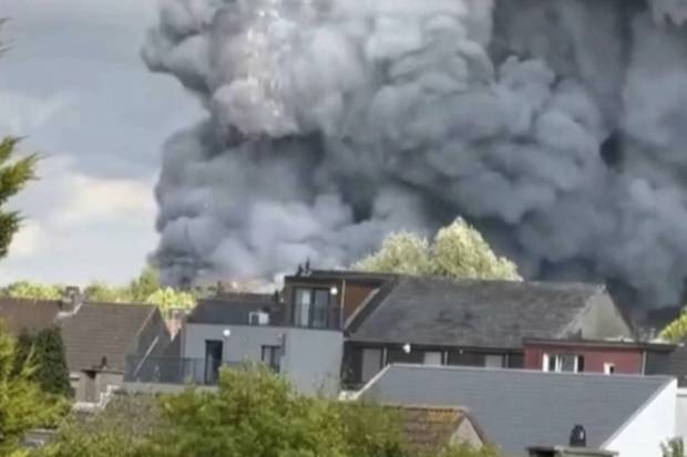 Organisers have confirmed that no injuries have been reported during the fire. To prevent further harm, security personnel acted swiftly. (Photo source: AP)