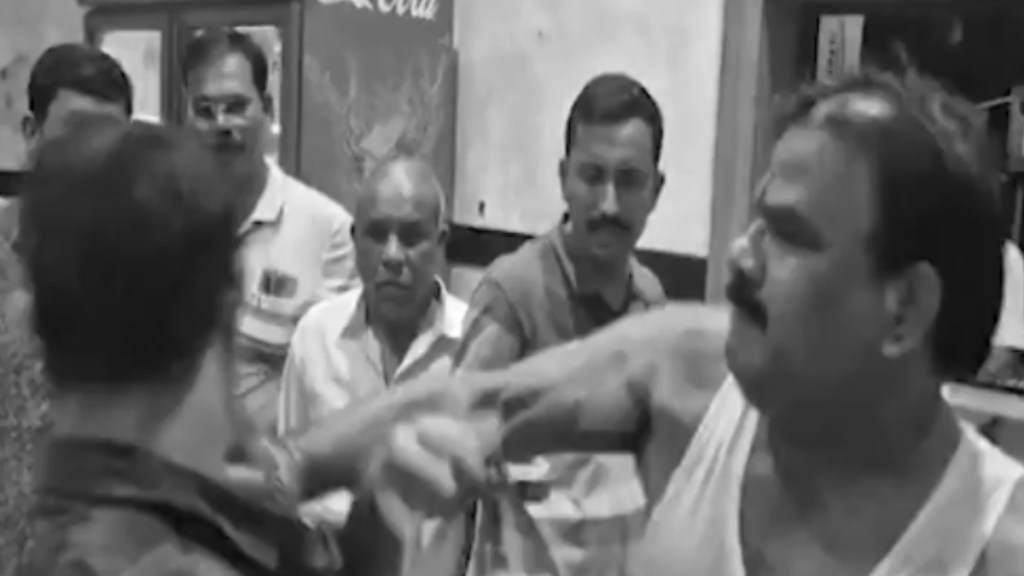 Shiv Sena MLA hits canteen worker - watch video Shiv Sena MLA hits canteen worker - watch video