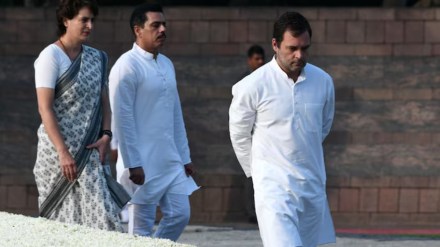 Rahul Gandhi backs Robert Vadra Rahul Gandhi backs Robert Vadra