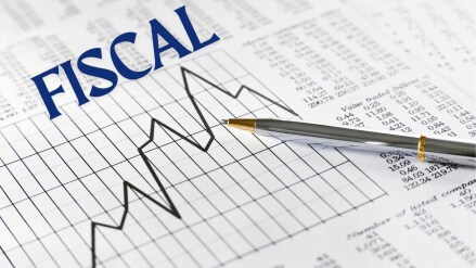 India's Fiscal Deficit More Than Doubles to ₹2.8 Lakh Crore in Q1 FY26. (Image Source: Canva)