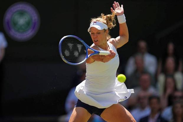 Germany’s Laura Siegemund ranked 10th, used smart placements to trouble Sabalenka. At one point, Sabalenka even cracked a joke to her team about leaving London. But she turned the match with her focus and ended it with two late serves and a winning volley. (Photo source: AP)