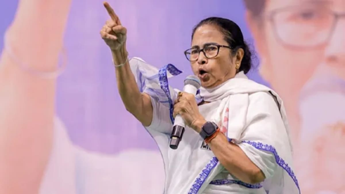 Mamata Banerjee takes ‘Mir Jafar’ swipe at Amit Shah, issues warning for PM Modi: ‘One day he will…’