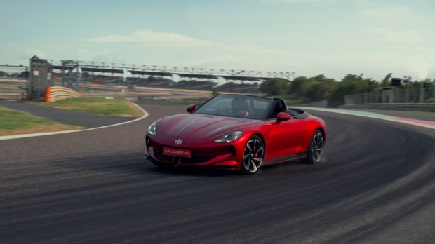 Gets a 77 kWh battery pack which MG claims to be the thinnest at 110mm. Returns a range of 580 km on a single charge.