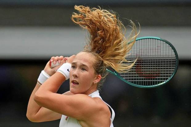The 18-year old Russian Mira Andreeva shocked N0-10 seed Emma Navarro with a straight set win. She has become the youngest women’s quarterfinalist to enter Wimbledon since 2007. (Photo source: AP)