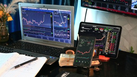 Nuvoco Vistas share price, Nuvoco stock rating