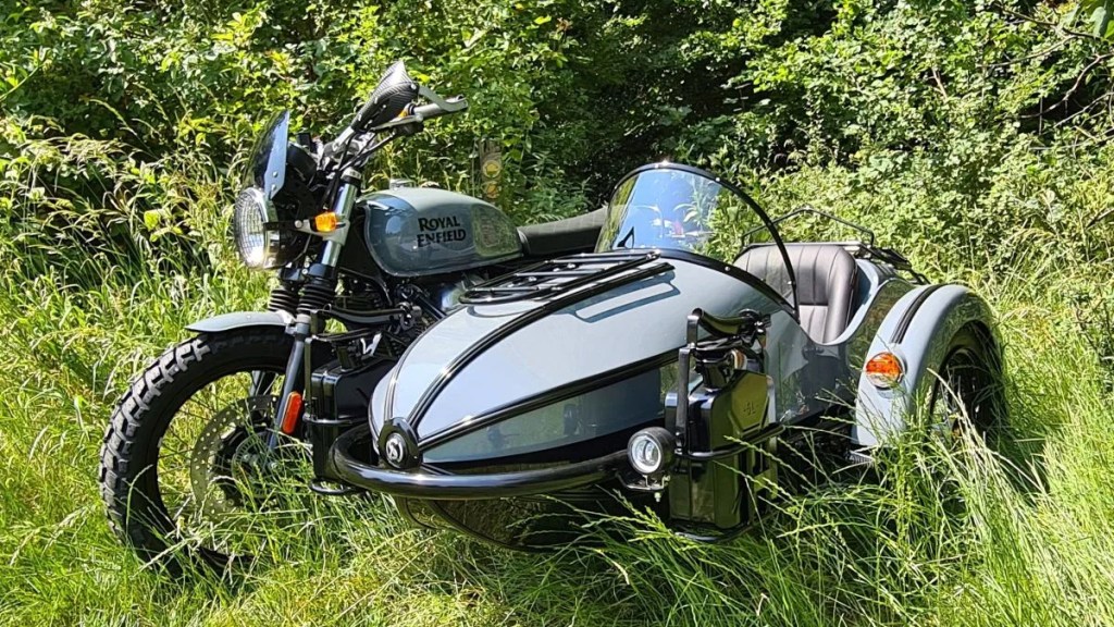 Royal Enfield Interceptor 650 with sidecar