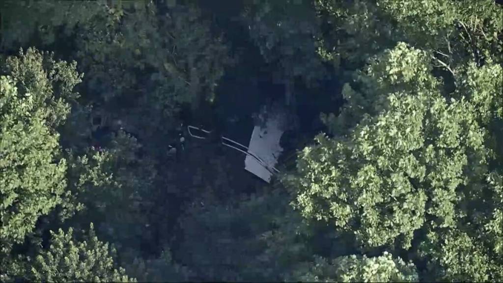Skydiving plane goes off New Jersey runway