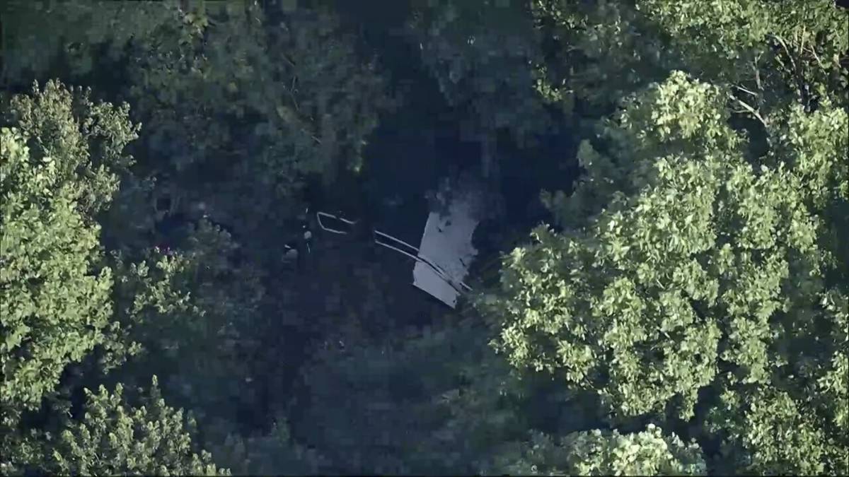 Skydiving plane goes off New Jersey runway Skydiving plane goes off New Jersey runway