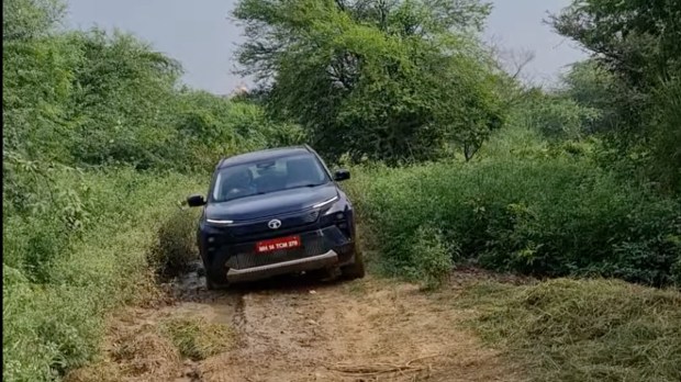 Tata Harrier EV offroad