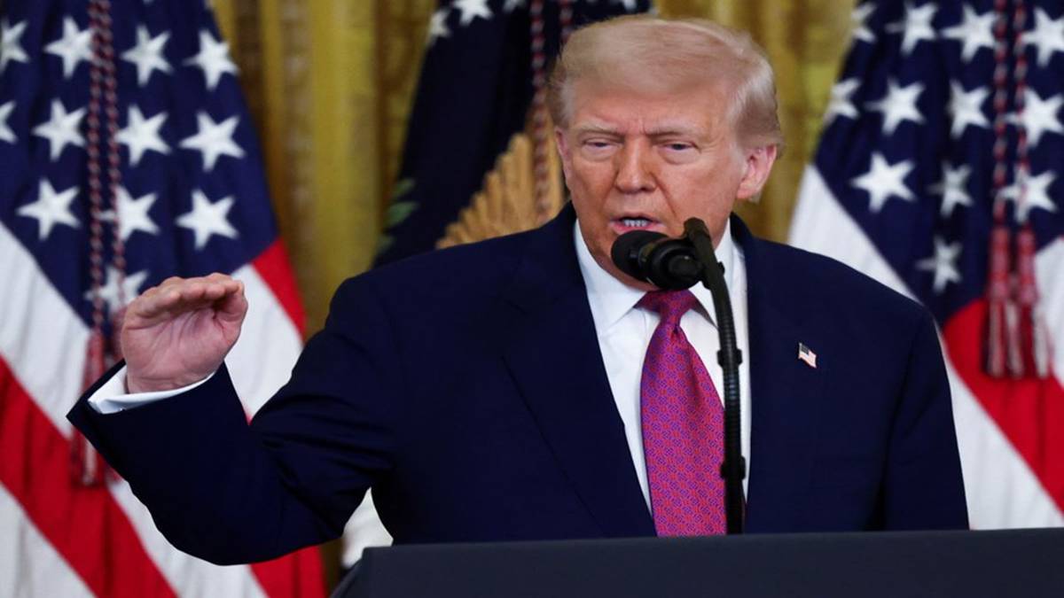 Trump's 25% Tariff & "Russia Penalty" Threaten India's Economy, May Cut GDP by 20-40 BPS. (Image Source: Reuters)