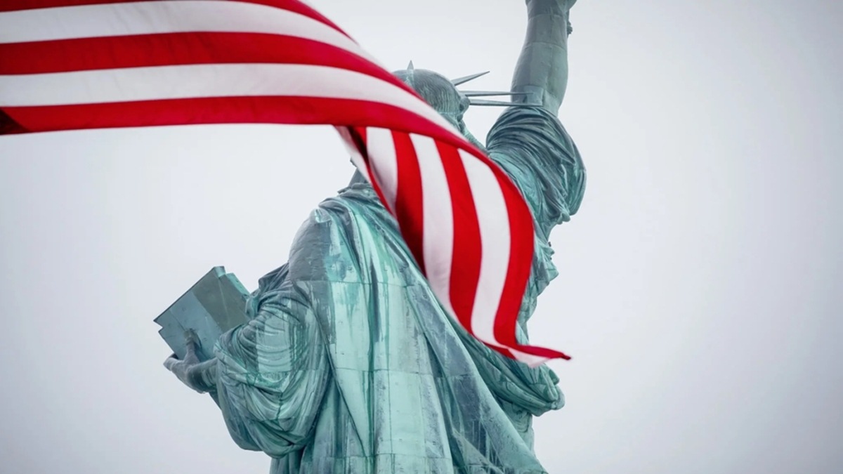 EB-5 visa program, green card, US citizenship, EB-5 Visa investment amount, settle in America