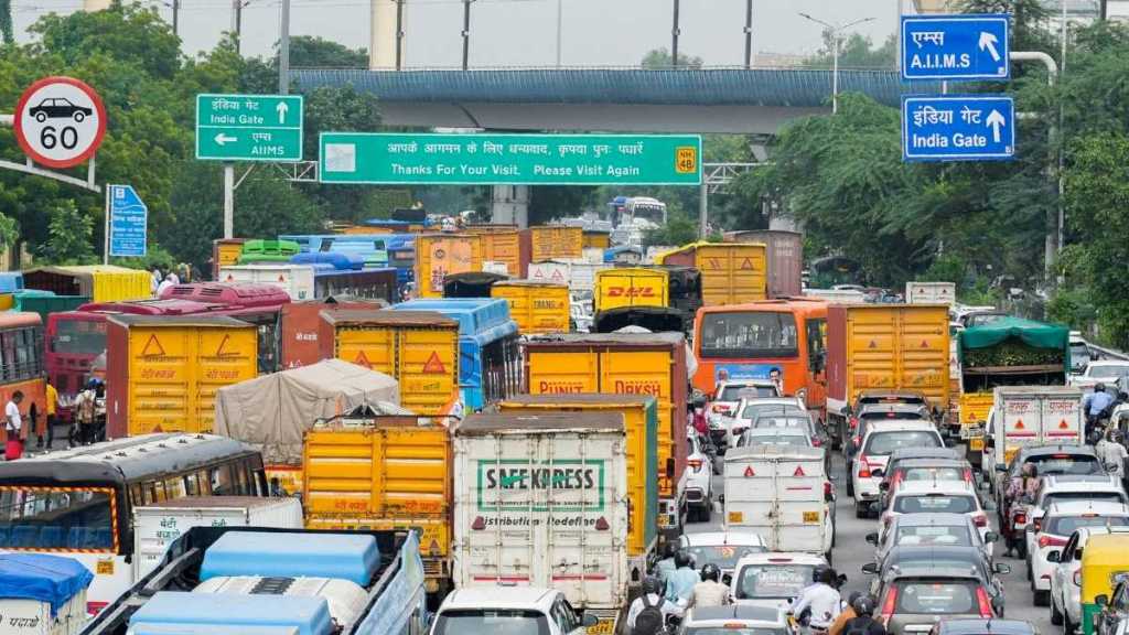 Citizens have raised their thoughts on the Delhi Fuel Ban on X | Image: X 