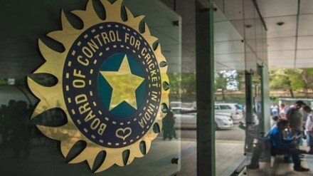 Arun Mishra issues show cause notice to RCB, KCA over deadly stampede at Chinnaswamy stadium. (Image Source: PTI)
