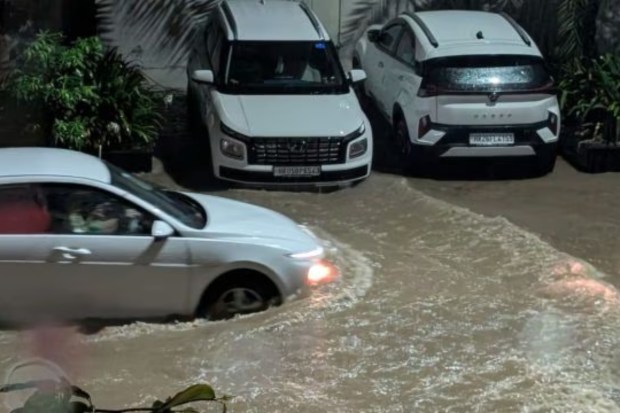 Delhi NCR: Light to moderate rain cooled the capital, causing waterlogging and traffic disruptions. (Express Photo)