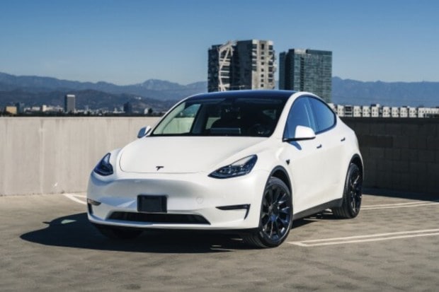 Market-wise, the Tesla Model Y remains one of the world’s best-selling electric SUVs due to its blend of performance, range, technology, and safety. Its popularity is boosted by global production in the US, China, and Germany, and competitive pricing starting near $49,880 for the Long Range trim in 2025. (Image: Tesla)