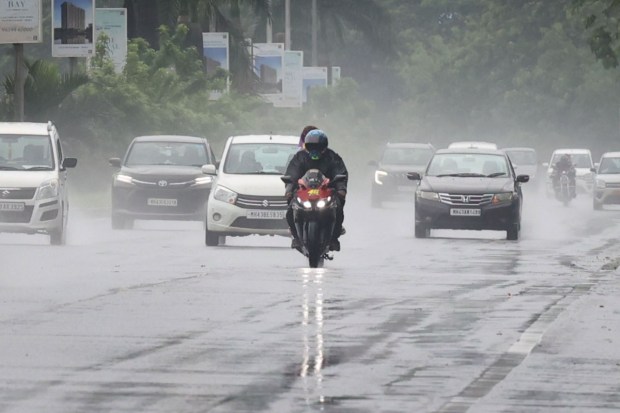 The India Meteorological Department (IMD) has issued an orange alert for Mumbai, Thane and Pune, while Raigad is on red alert and Palghar on yellow alert. (Express Photo)