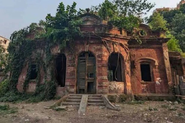 After the 1947 Partition, the ancestral home of Satyajit Ray in Mymensingh, Bangladesh, came under government ownership. In 1989, it was converted into the Mymensingh Shishu Academy, a cultural space for children. However, the building has since been neglected, leading to a decade-long abandonment. (Image source: X)