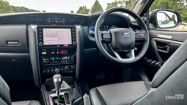 The interior also sees no changes, but there are some added features, and a new terrain select mode.