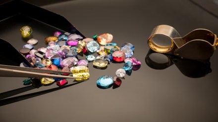 India-UK FTA: Gems & Jewellery Sector Set for Explosive Growth, Exports to Reach $2.5 Billion. (Image Source: Freepik) India-UK FTA: Gems & Jewellery Sector Set for Explosive Growth, Exports to Reach $2.5 Billion. (Image Source: Freepik)