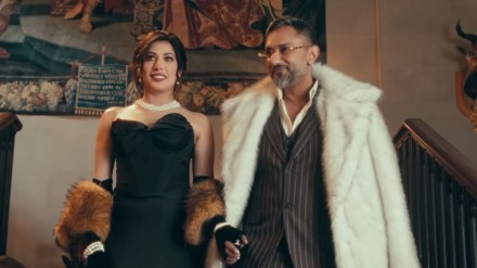 Honey Singh Mehwish Hayat in Jatt Mehkma video