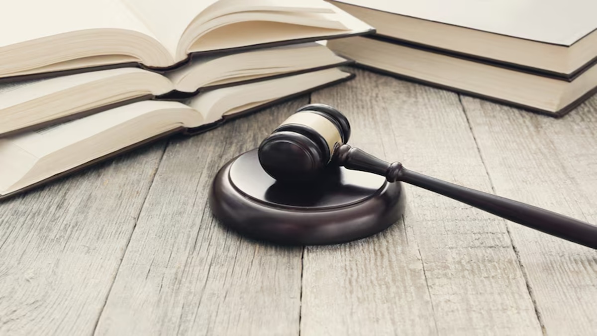India's Financial Regulators Intensify Governance Scrutiny Amidst Persistent Failures. (Image Source; Freepik) India's Financial Regulators Intensify Governance Scrutiny Amidst Persistent Failures. (Image Source; Freepik)