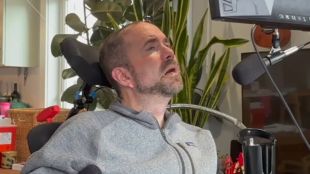 AI gives paralysed man a voice