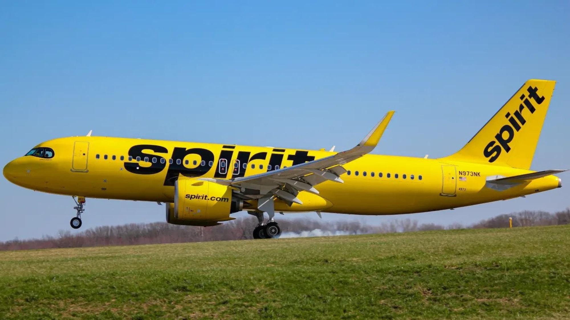 Spirit Airlines: 270 pilots will be sent on a temporary unpaid leave from work from November 1, and 140 will be demoted from captain to first officer from October 1.