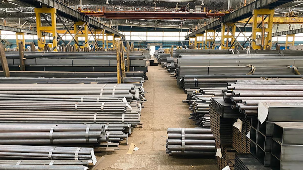 India's Steel Safeguard Duty Curbs Imports, Boosts Domestic Makers Amid Global Turmoil. (Image Source: Freepik) India's Steel Safeguard Duty Curbs Imports, Boosts Domestic Makers Amid Global Turmoil. (Image Source: Freepik)