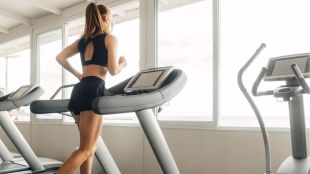 Flat treadmill vs incline running: Which is better for weight loss