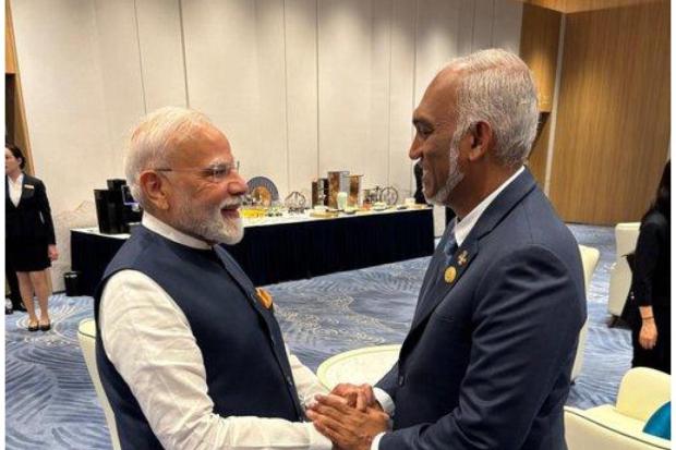 PM Modi Interacted with President Muizzu of Maldives on the sidelines of the SCO Summit in Tianjin. (Image Source: X/@narendramodi)