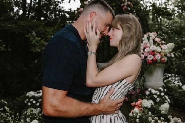 Putting a stop to these rumours, Travis Kelce went down on one knee and popped the question with a $650,000 diamong ring. The couple announced this engagement via a post captioned, 