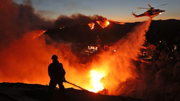 Potential challenges: The National Weather Service further predicted the gust to reach speeds of 25mph (40km/h) in the fire area marking difficulty for the firefighters. Additionally, the agency warned that a heatwave could exacerbate fire risks later this week, with temperatures to rise above 38 °C from Wednesday. (Photo Source: Associated Press)