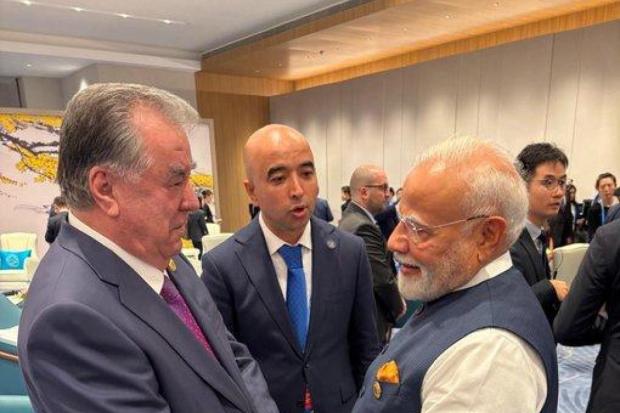 PM Modi interacted with Mr. Emomali Rahmon, the President of Tajikistan in Tianjin during the SCO summit 2025. (Image Source: X/@narendramodi)