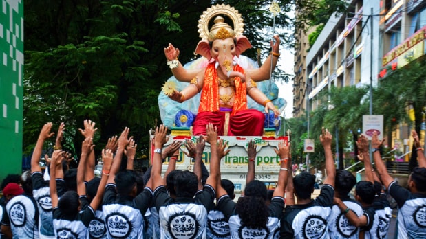 People carry an idol of Lord Ganesh on ‘Ganesh Chaturthi’ festival, in Chikkamagaluru, Karnataka. (Photo Source: PTI)