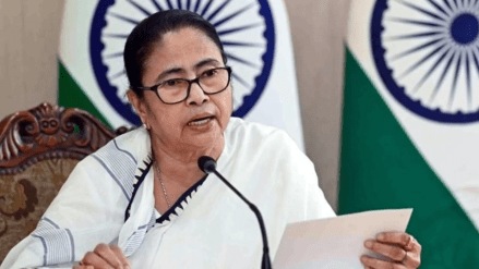 ‘No money for DA but…’ BJP-TMC war of words as Mamata hikes Durga Puja grant to Rs 1.10 lakh per committee ‘No money for DA but…’ BJP-TMC war of words as Mamata hikes Durga Puja grant to Rs 1.10 lakh per committee
