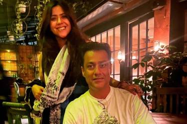 Jeetendra Nephew Award Winning Director: एकता कपूरचा भाऊ 'हा' अवॉर्ड विनिंग डायरेक्टर, अभिनयात ठरला फ्लॉप, मग बनवली सुपरहिट 'कल्ट क्लासिक फिल्म', ओळखलं का कोण?