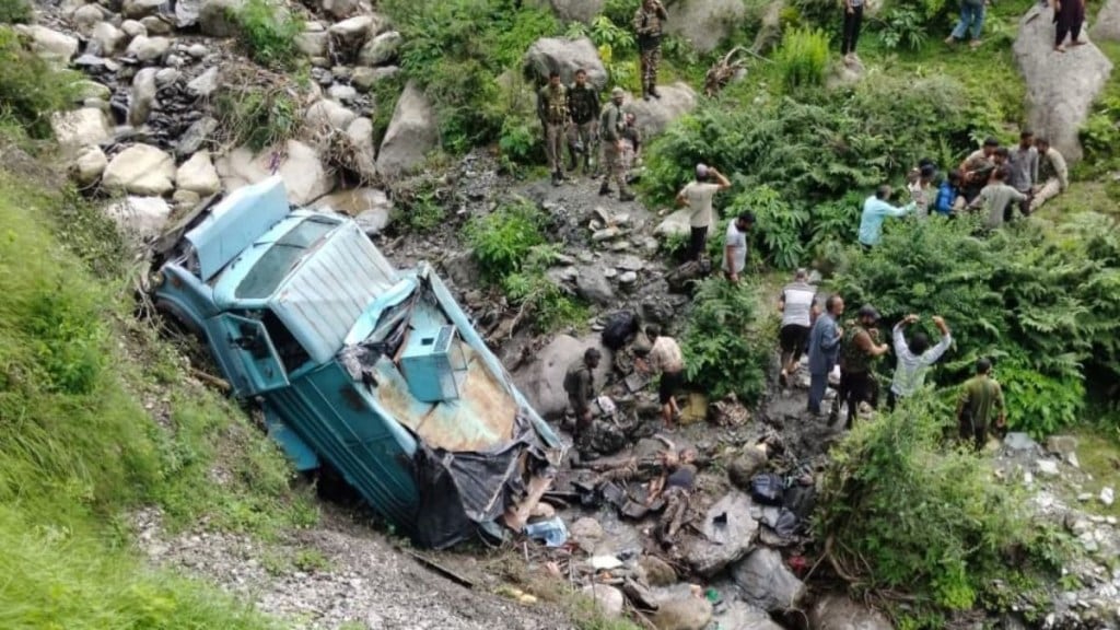 jammu kashmir crpf accident jammu kashmir crpf accident