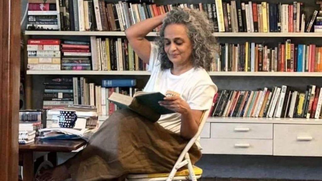 arundhati roy jammu kashmir book ban arundhati roy jammu kashmir book ban