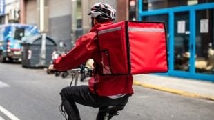 job cut layoffs zomato delivery agent