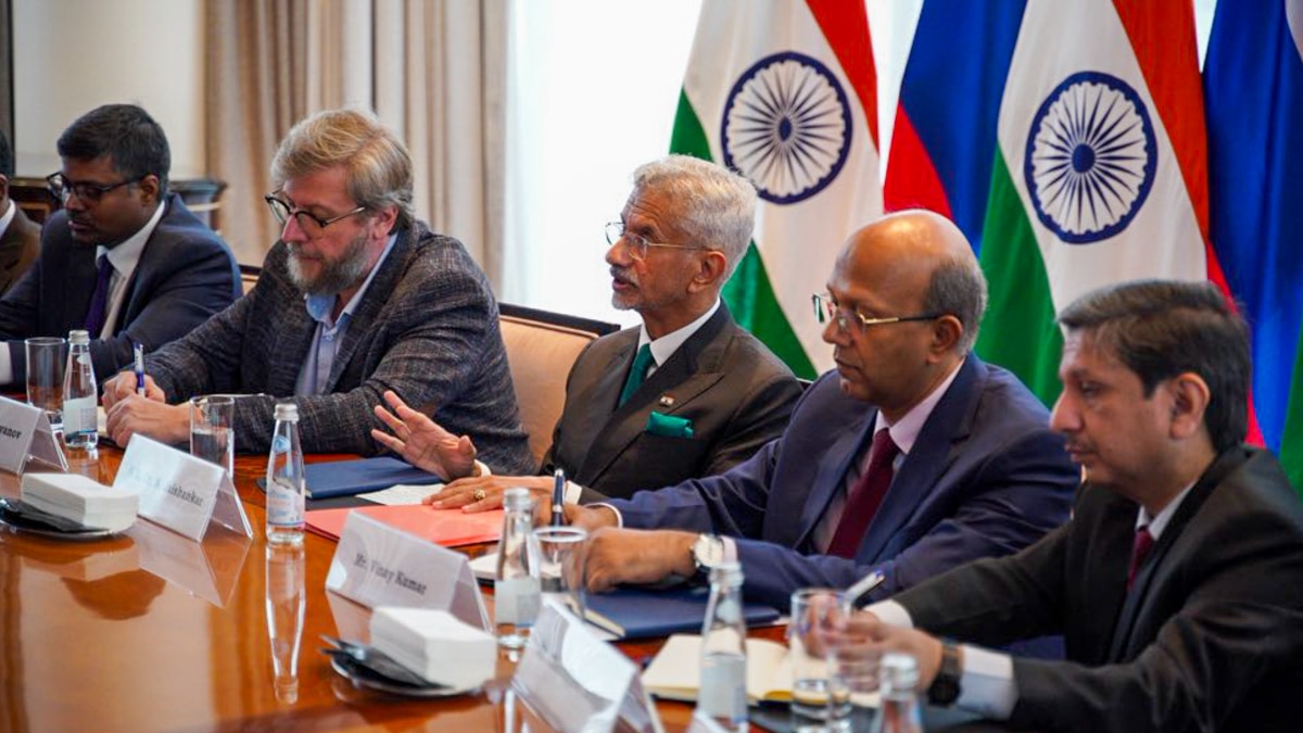 Jaishankar invites Russian firms to India
