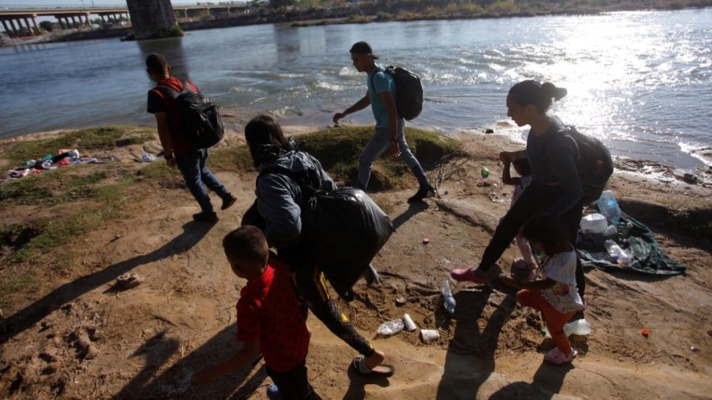 US undocumented immigrants in 2023 and 2025