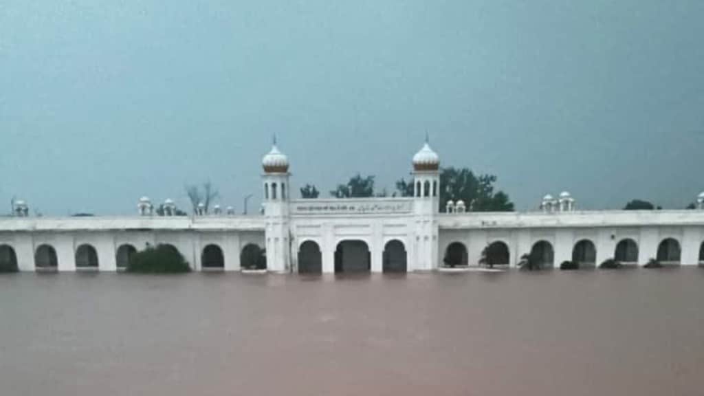 Gurudwara Darbar Sahib submerged as Ravi River overflows amid heavy downpour. (Image: Facebook/Travel With Waqas Haider)