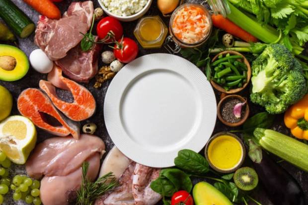 Low consumption of protein and fibre: Meals that don’t have fiber and protein in them lead to high levels of post-meal blood sugar surge. (Photo source: Canva)