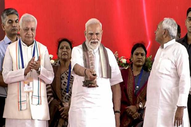  He also opened Homi Bhabha Cancer Hospital & Research Centre in Muzaffarpur. (Photo source: PTI)