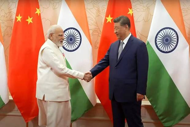 Xi told Modi it is the ‘’right choice'' for India and China to be friends. (Photo source: PTI)