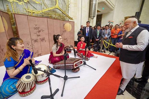 To celebrate PM Modi's arrival, Traditional Kathak and Odissi dances brought India’s culture to the forefront. (Photo source: PTI)