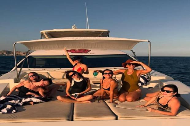  She shared the celebration pics on her Instagram handle, treating fans with candid glimpses from her weekend spent in Mexico. (Photo source: selenagomez@Instagram)