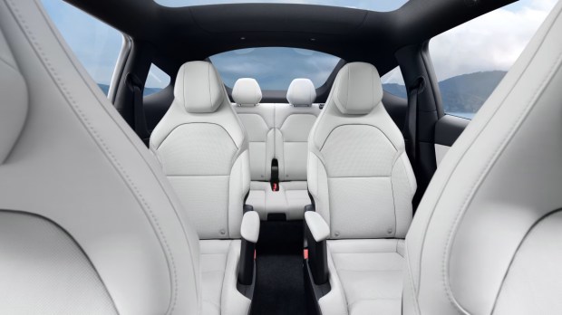 Tesla Model Y L 6 seats