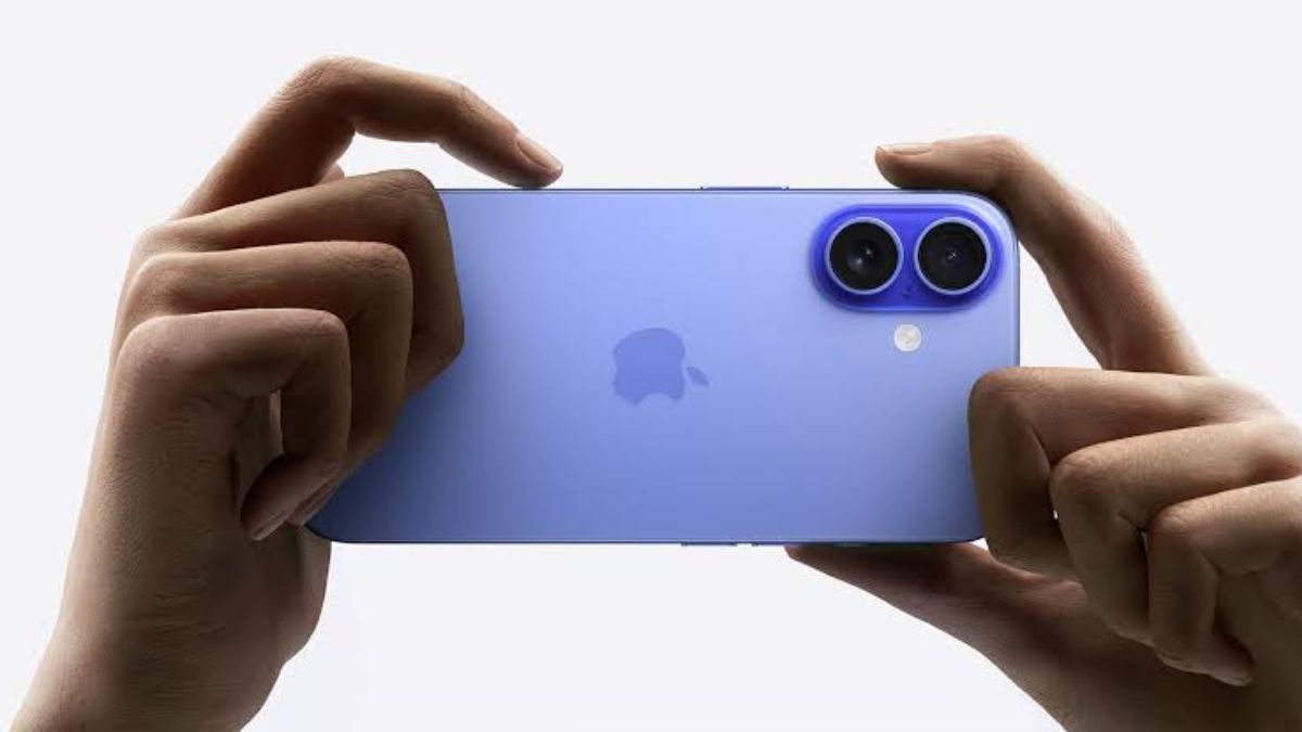 Black Friday Sale effect? Employee earning Rs 26,000 buys Rs 70,000 iPhone; boss can’t believe it Black Friday Sale effect? Employee earning Rs 26,000 buys Rs 70,000 iPhone; boss can’t believe it